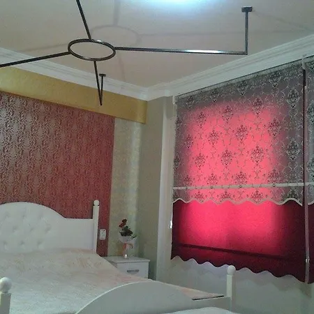 Modern Flat מרמריס
